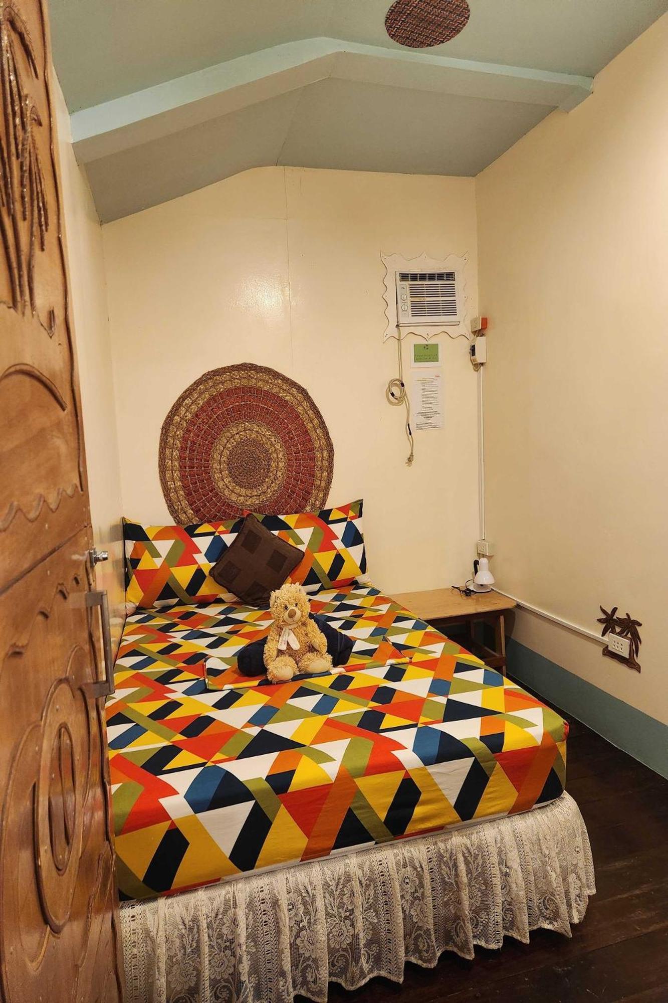 Balai Vivencio Hostel Puerto Princesa Eksteriør billede